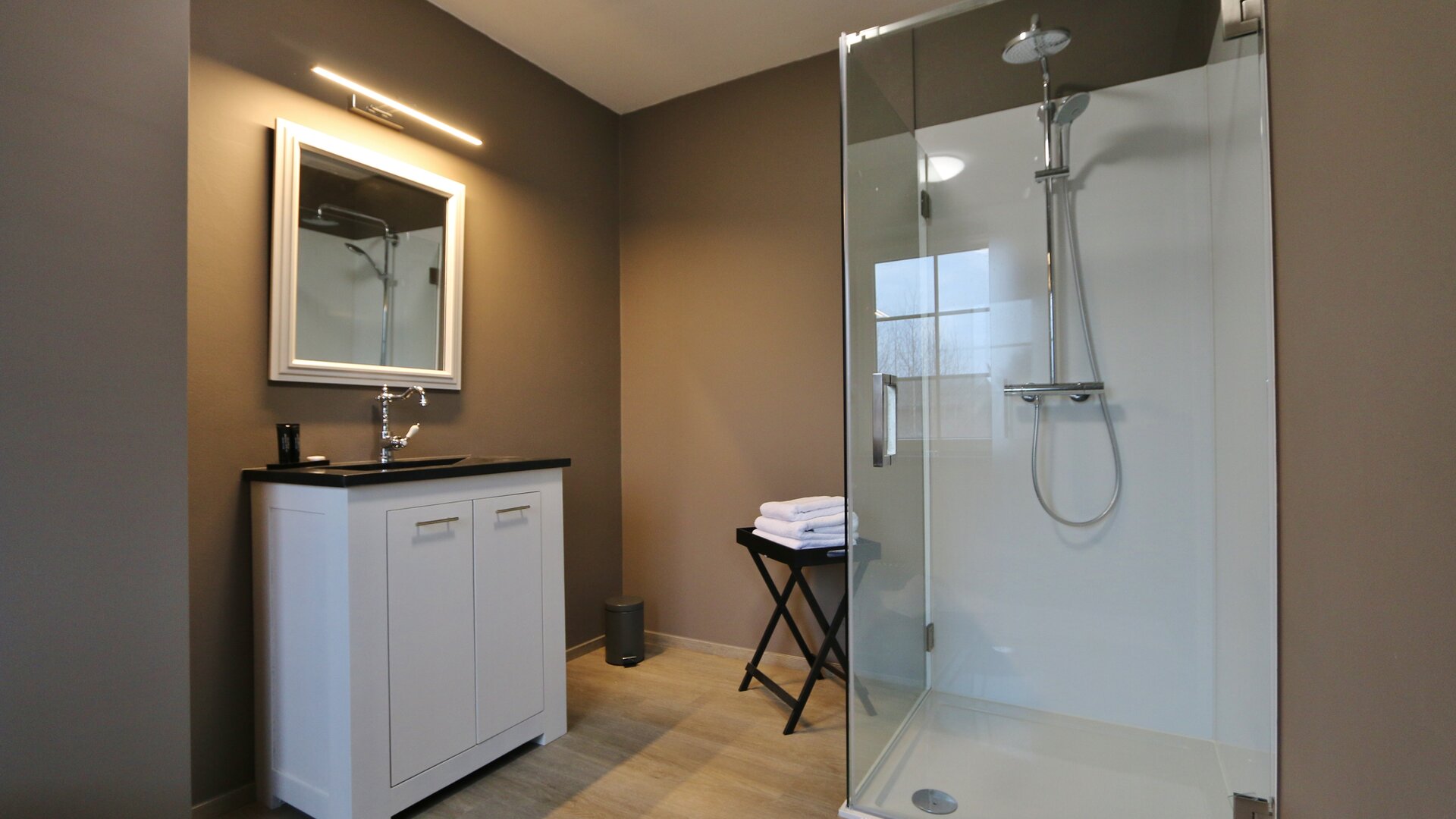 Amadis - interne badkamer met douche