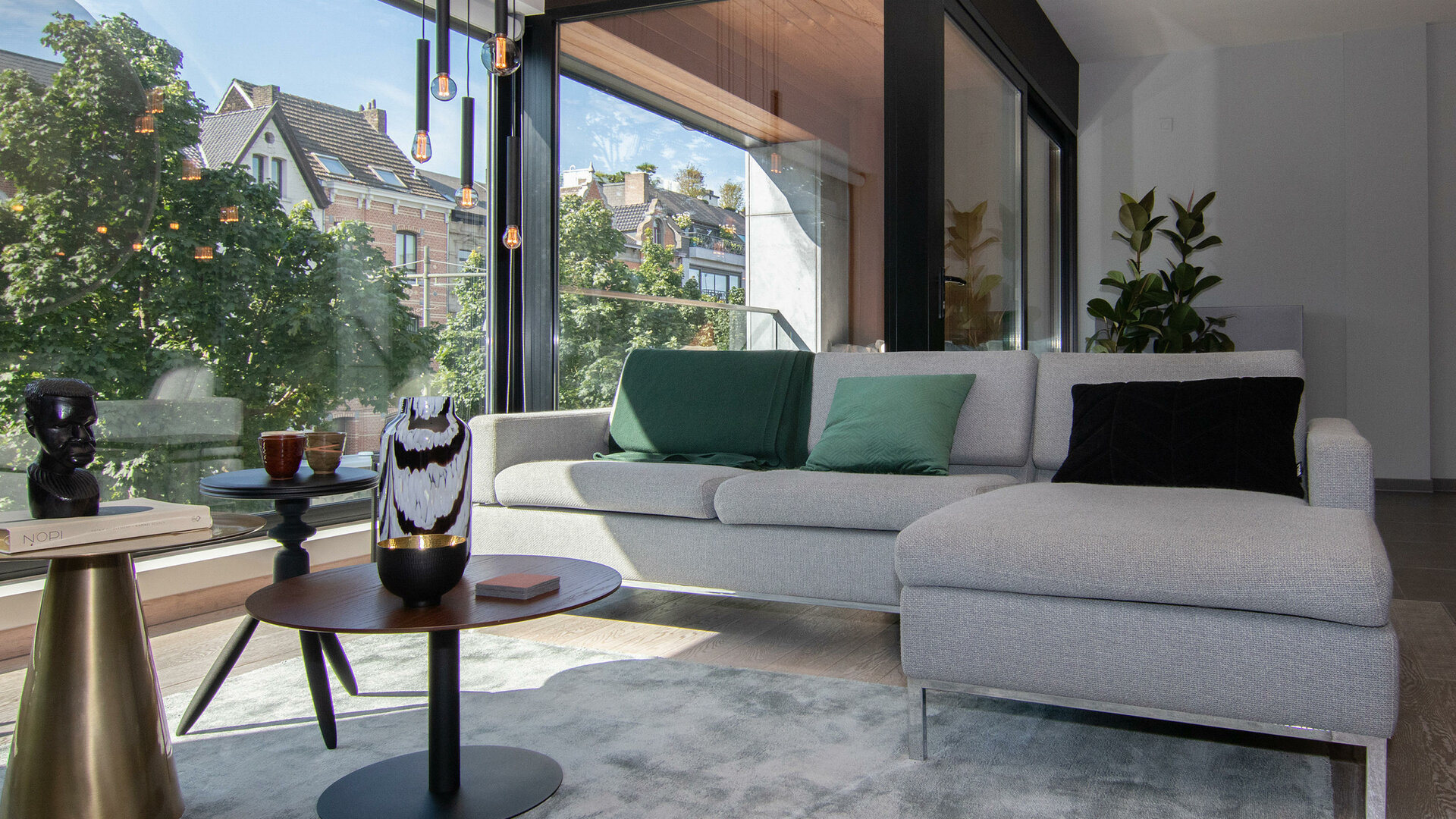 Boulevard Botanie - Stylish spacious apartment with parking in city center
