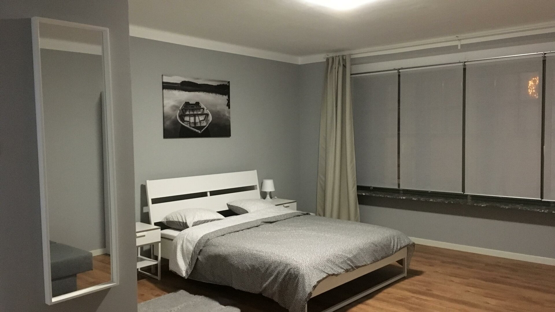 Hollandia City House - Slaapkamer 1 (dubbel bed, slaapzetel, 2 kinderbedjes)