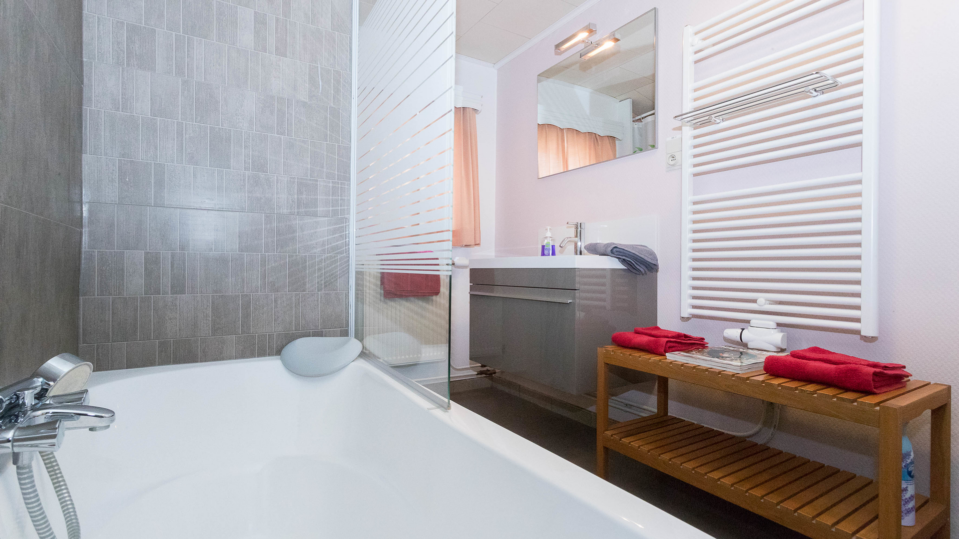 Terrakota - Eén van de 3 badkamers - One of the 3 bathrooms