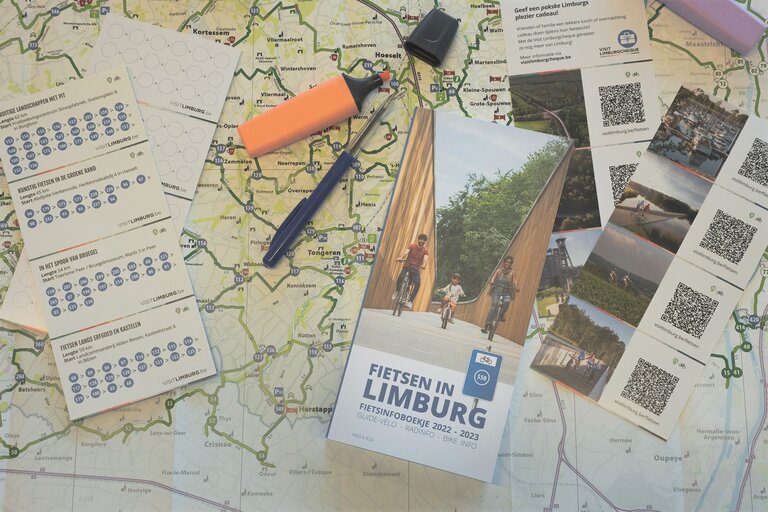 Een sfeerbeeld van de fietskaart van Limburg 2022-2023